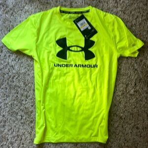 Under armour boys medium shirt brand new